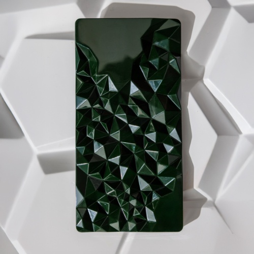 Фин млечен шоколад без захар с деликатен шамфъстъчен пълнеж