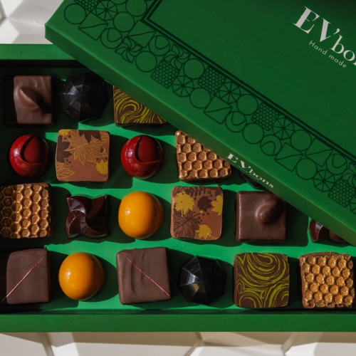 Тройна селекция от ръчно изработени шоколадови бонбони